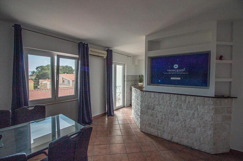 אומיס Apartment Zvjezdana מראה חיצוני תמונה